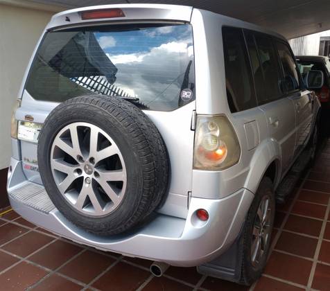 MITSUBISHI PAJERO TR4 2.0 4X4 16V 140CV FLEX 4P AUTOMÁTICO MITSUBISHI PAJERO TR4 2.0 4X4 16V 140CV FLEX 4P AUTOMÁTICO
